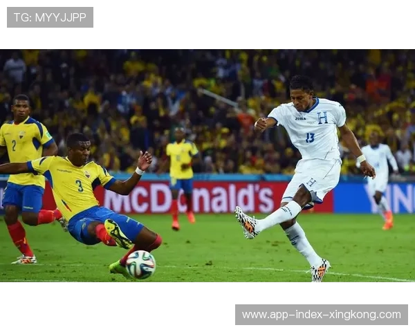 墨西哥中场拦截能力突出,球队保持高强度状态