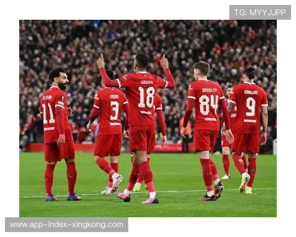 曼联后场渗透突破进攻战术解析：前锋如何完成致命一击